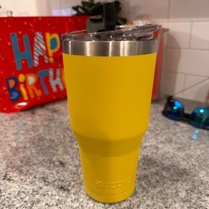 Yellow tumbler used twice
